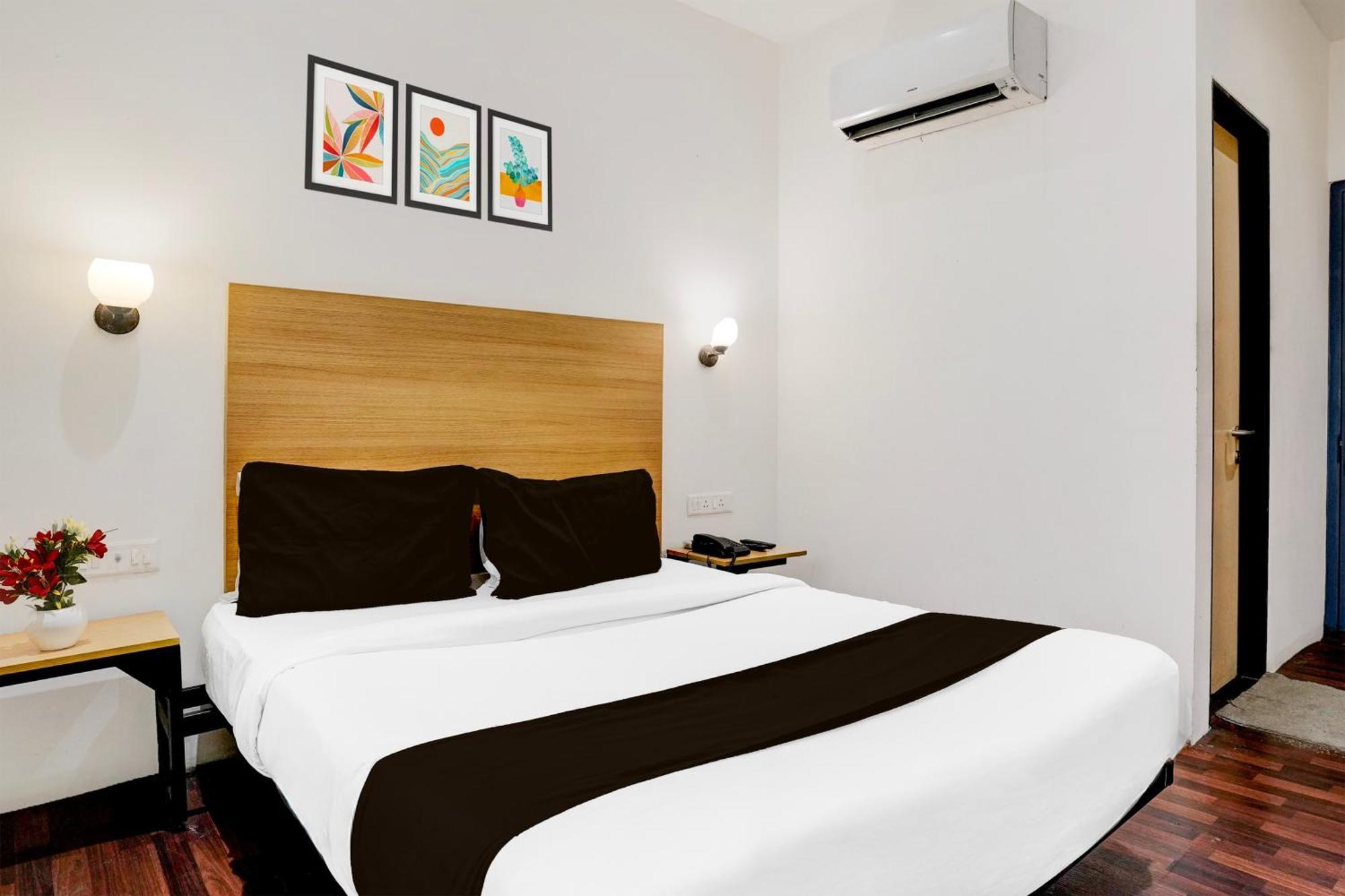 Super Townhouse Pbg Mall Vashi Turambhe ภายนอก รูปภาพ