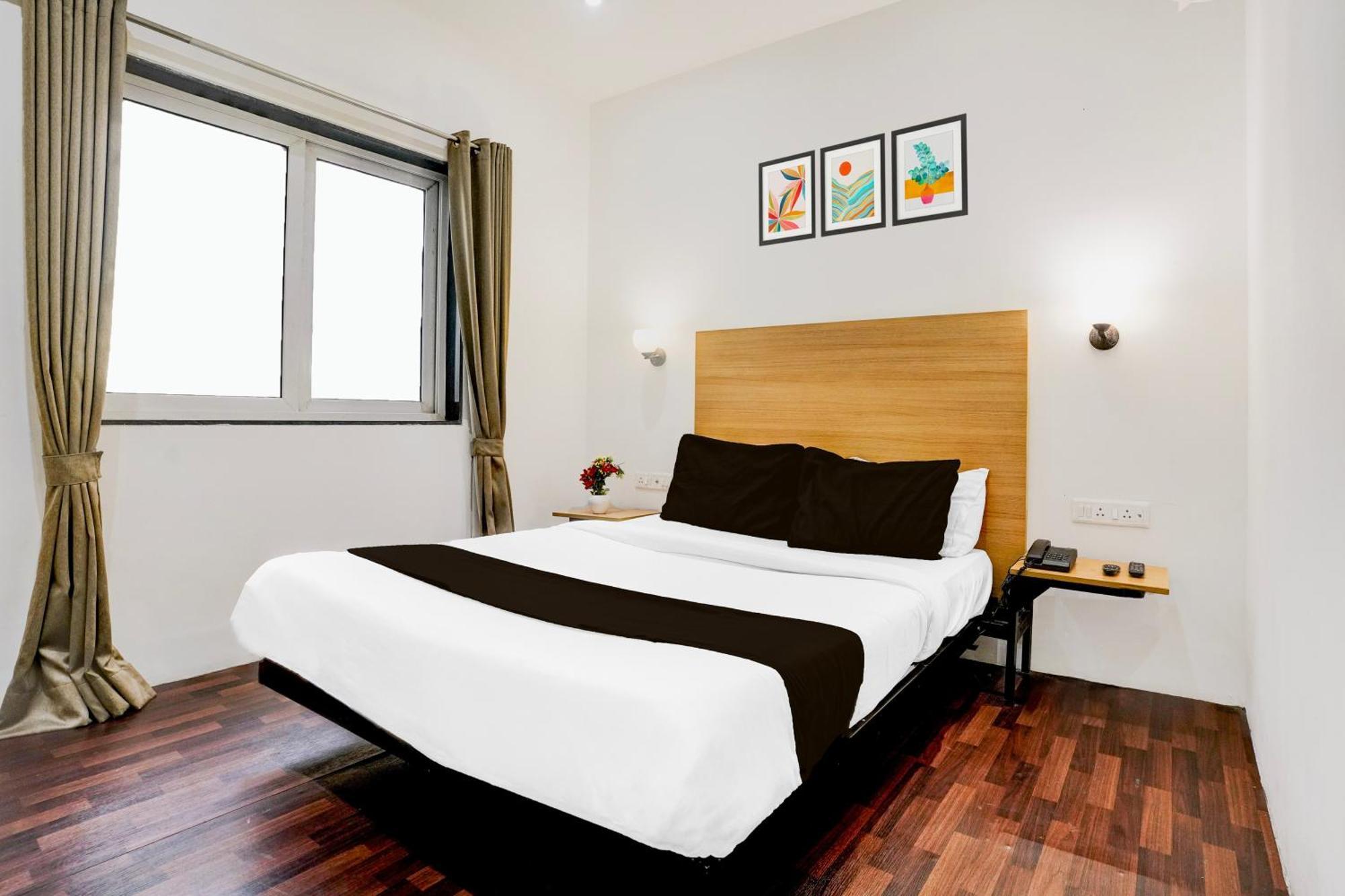 Super Townhouse Pbg Mall Vashi Turambhe ภายนอก รูปภาพ