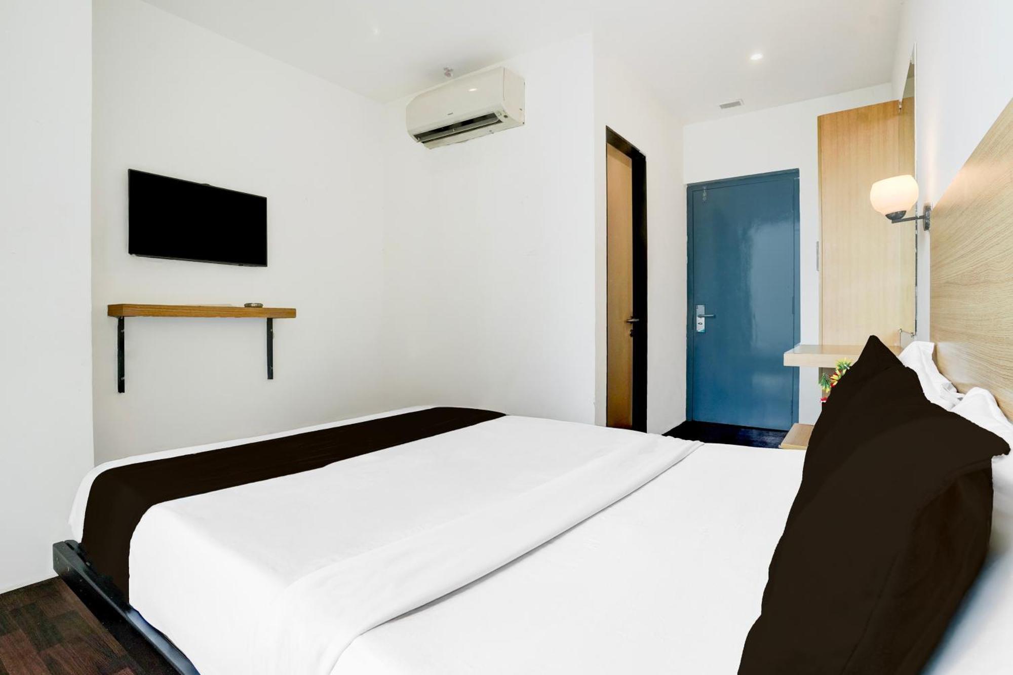 Super Townhouse Pbg Mall Vashi Turambhe ภายนอก รูปภาพ