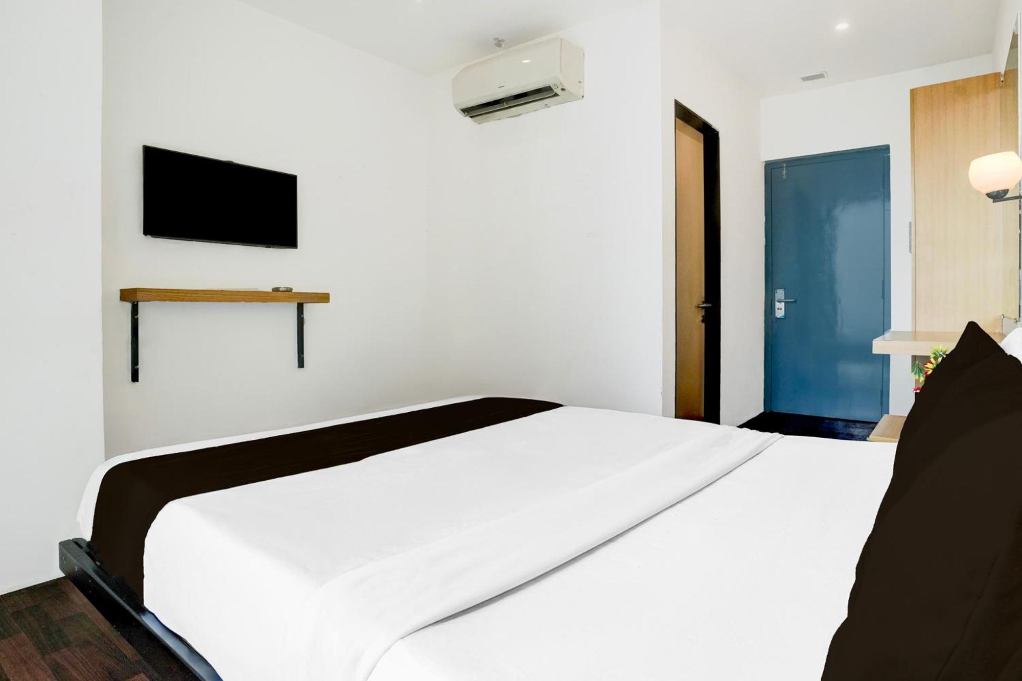 Super Townhouse Pbg Mall Vashi Turambhe ภายนอก รูปภาพ