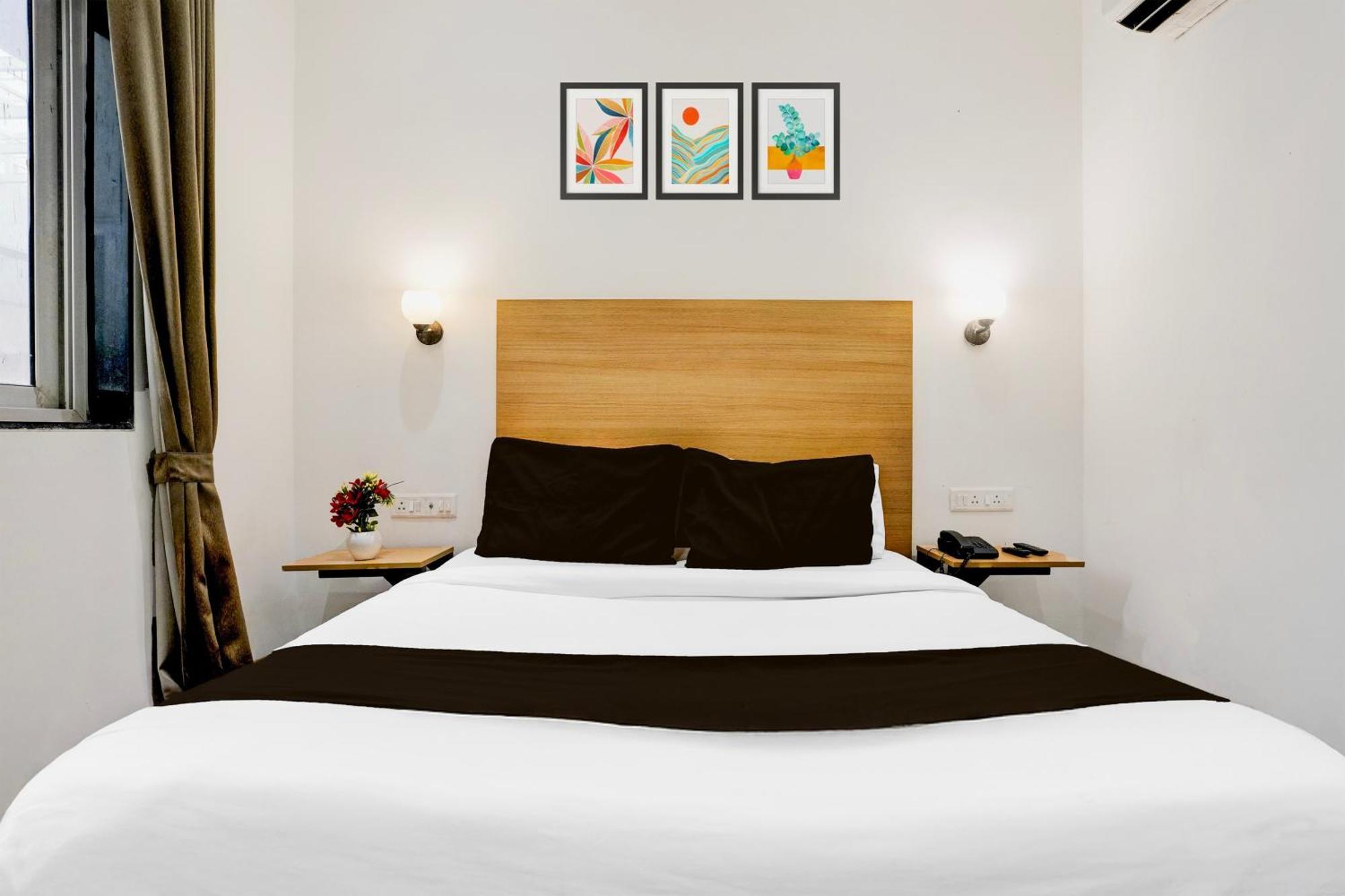 Super Townhouse Pbg Mall Vashi Turambhe ภายนอก รูปภาพ